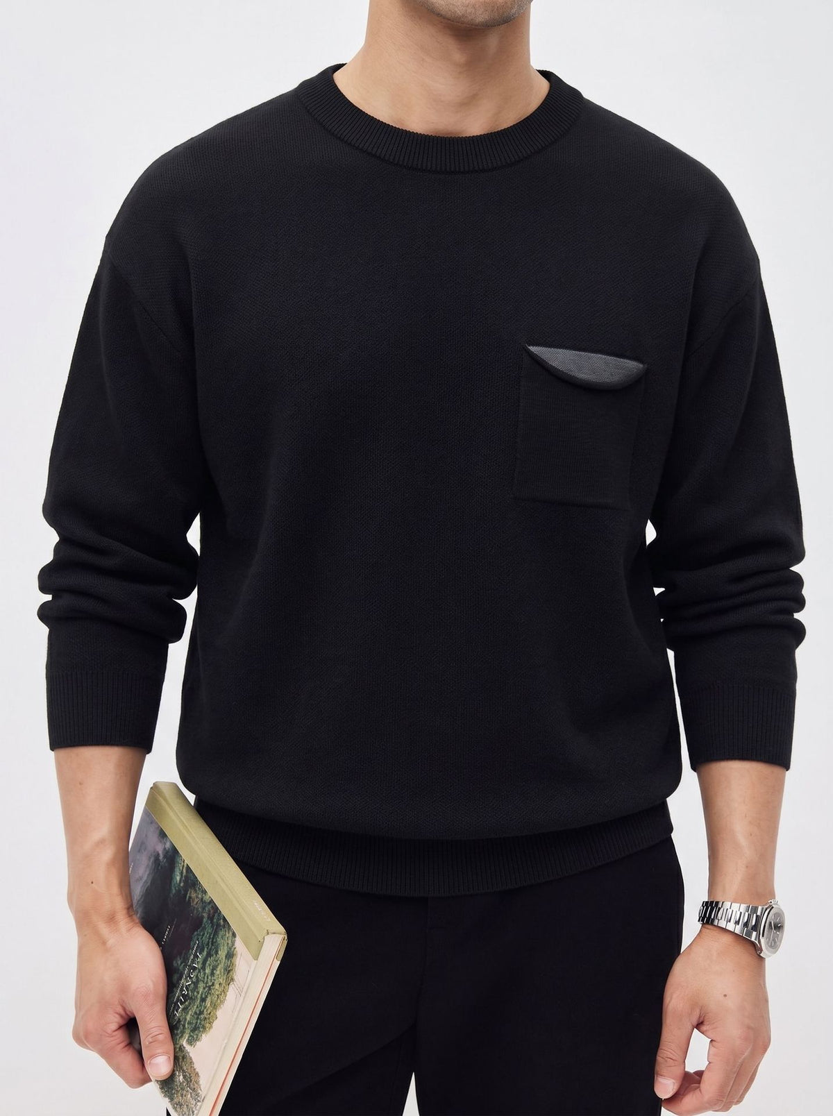 Round neck long sleeved sweater