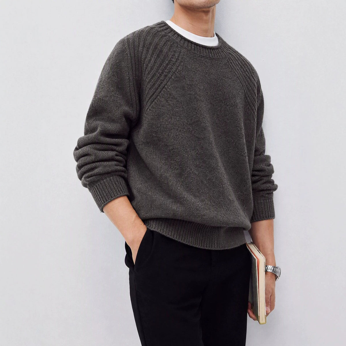 Loose round neck pullover long sleeved sweater