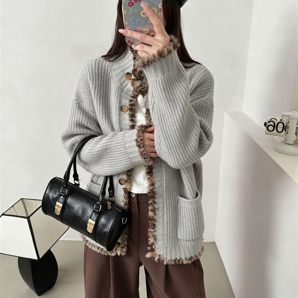 Single breasted stand up collar sweater