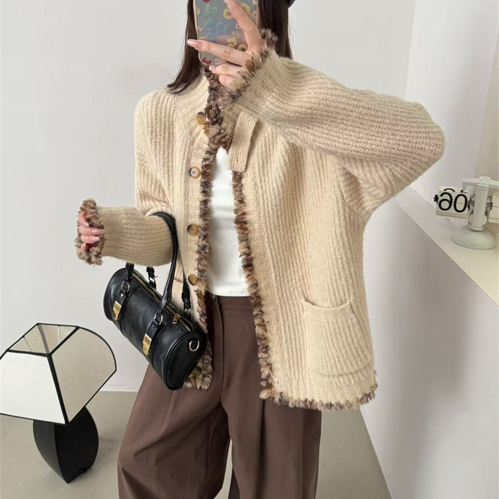 Single breasted stand up collar sweater