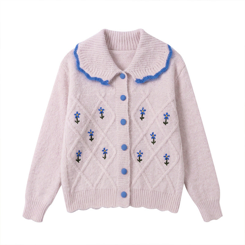 Contrasting diamond patterned sweater