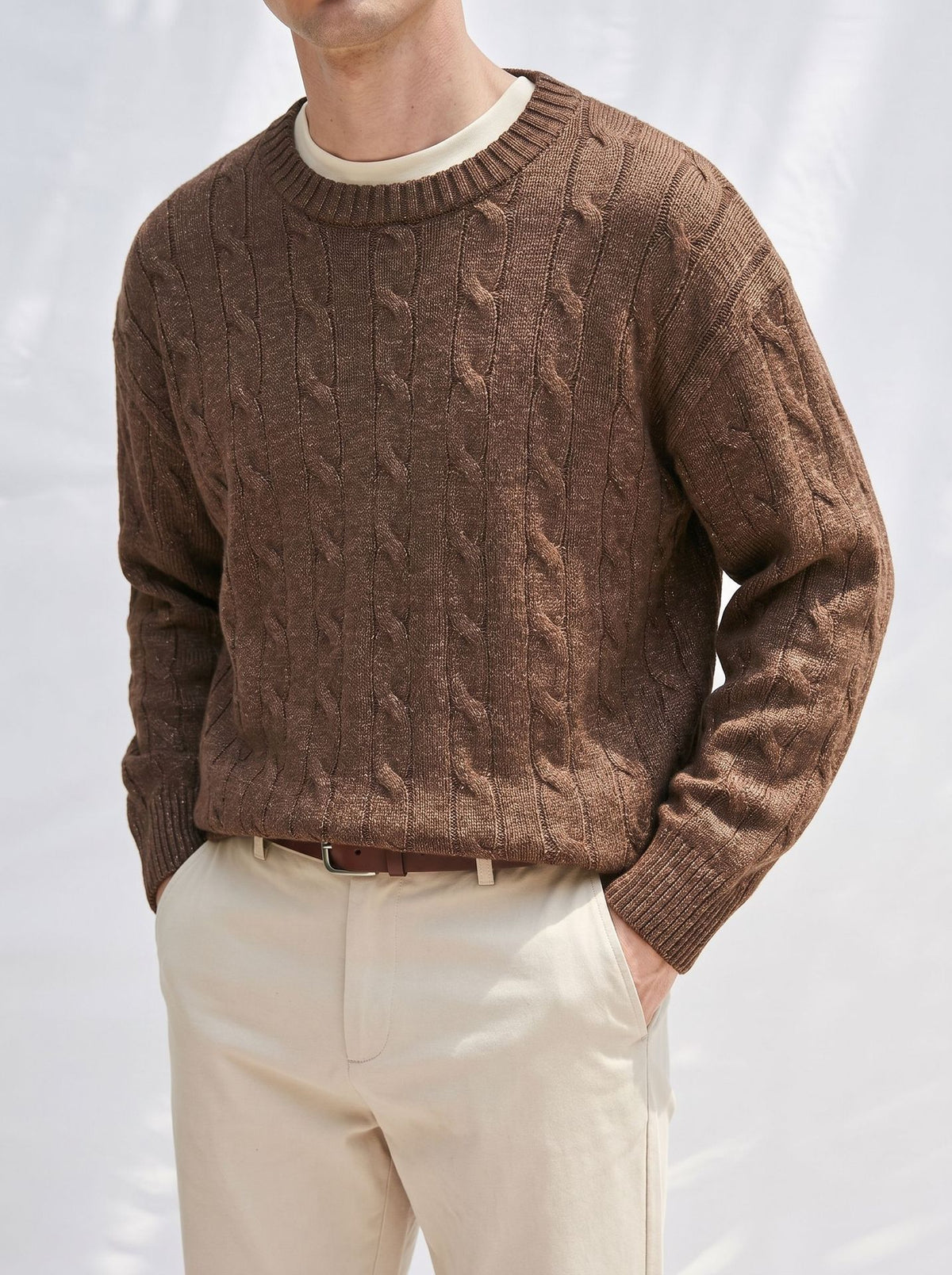 Round neck long sleeved sweater