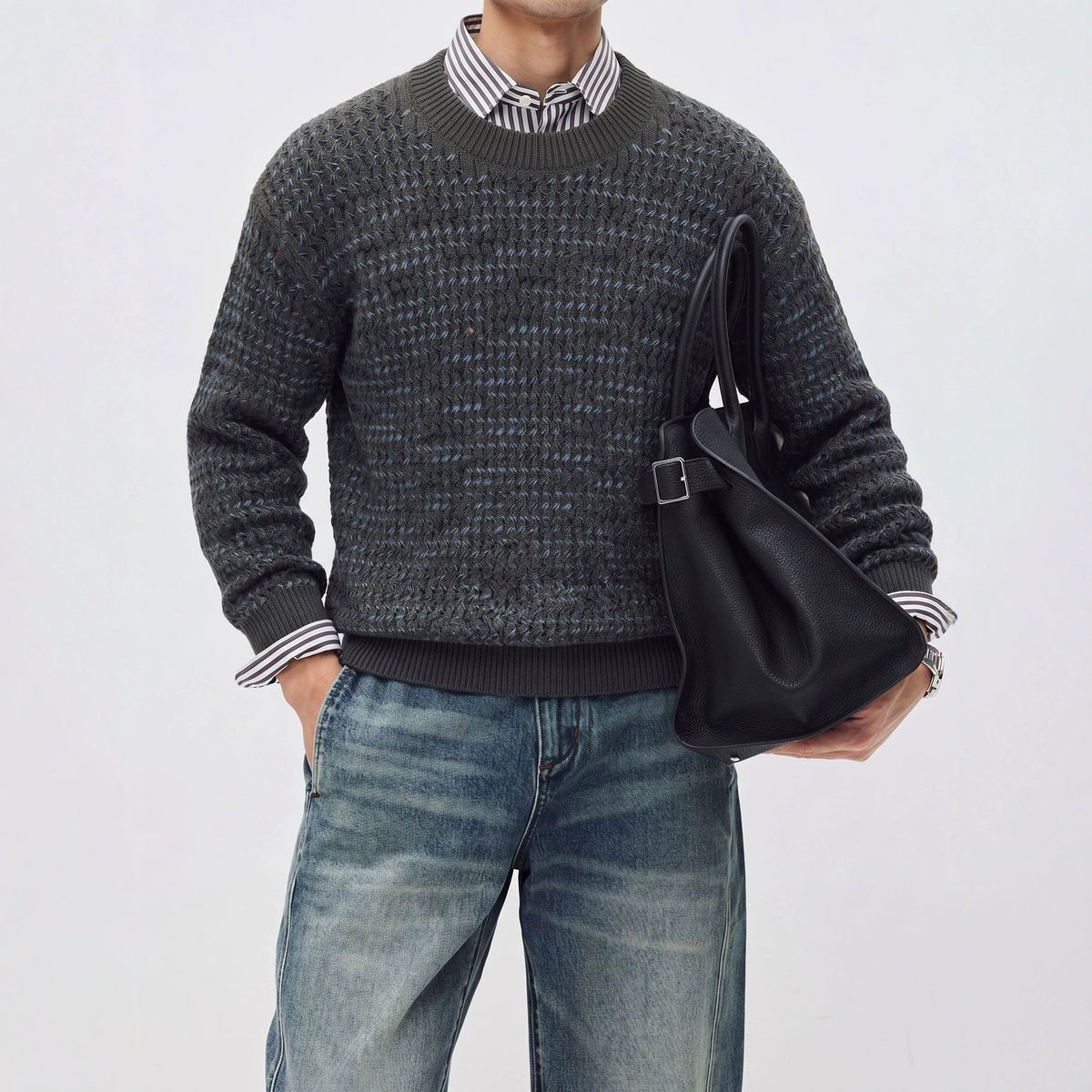 Round neck loose long sleeved sweater