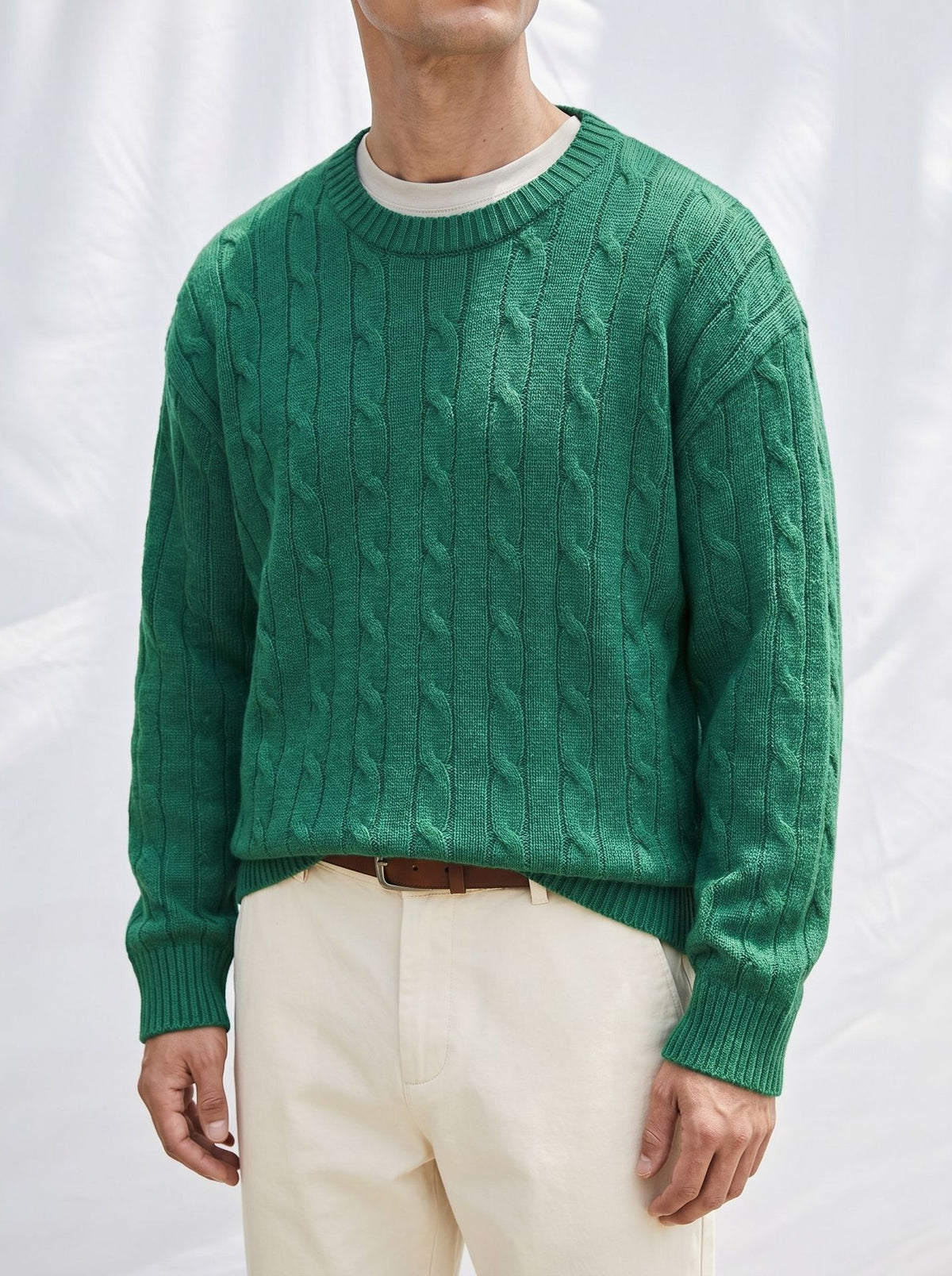Round neck long sleeved sweater