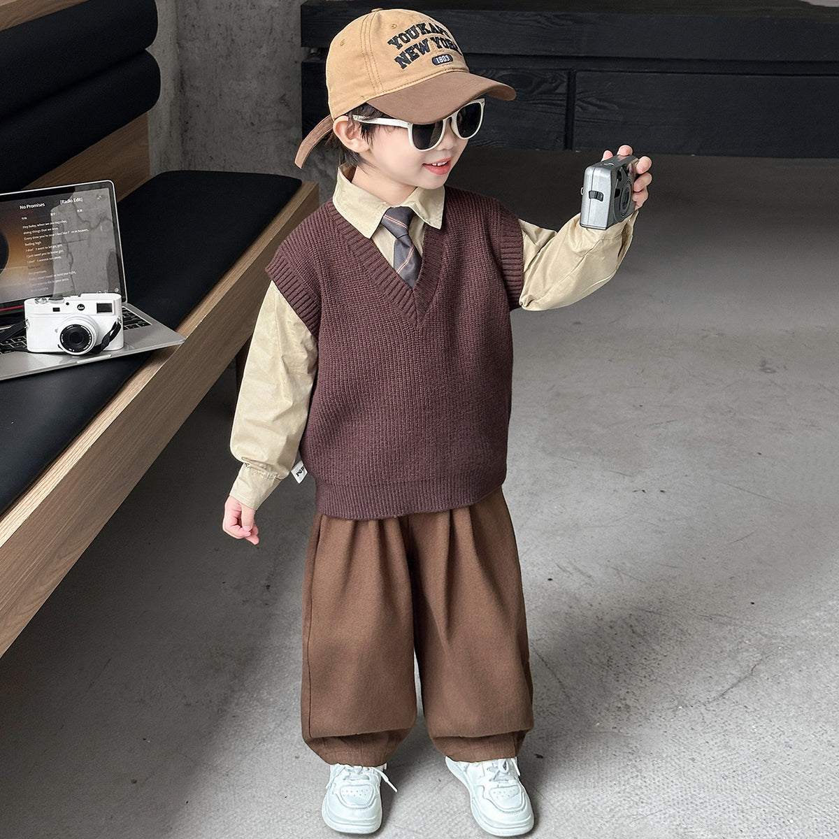 Boys Spring Autumn Fashion Three-Piece Suit Set with Vest, Tie and Shirt