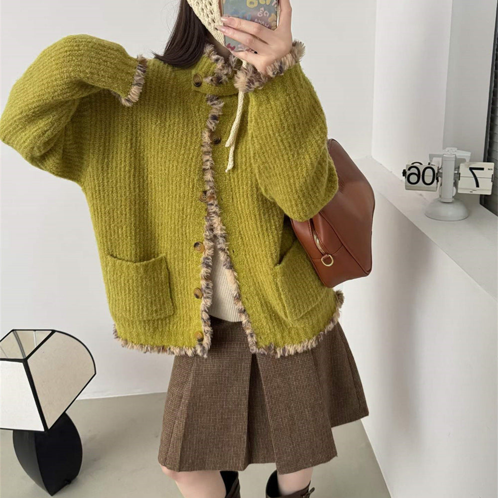 Single breasted stand up collar sweater