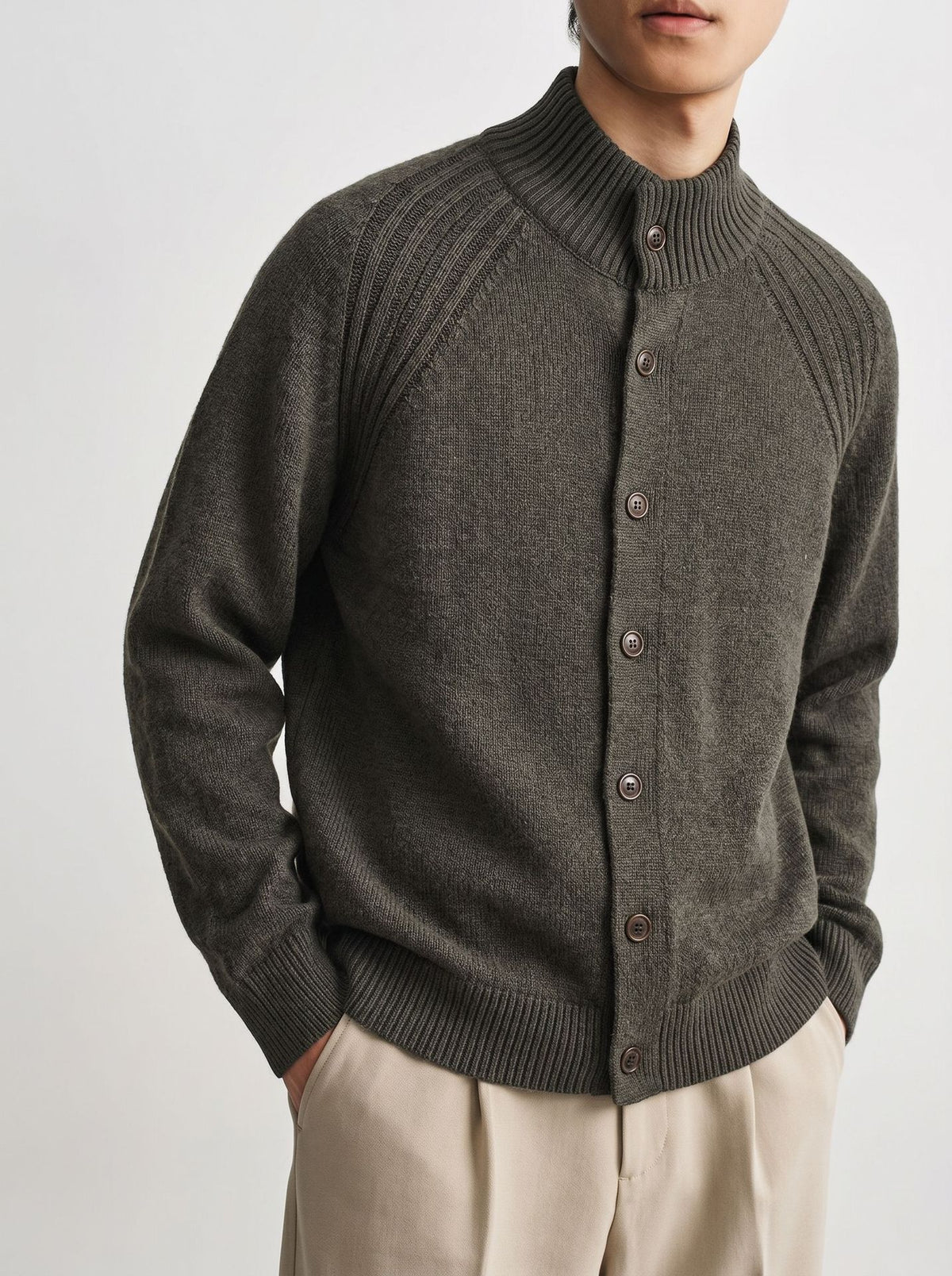 Stand up collar single breasted long sleeved sweater